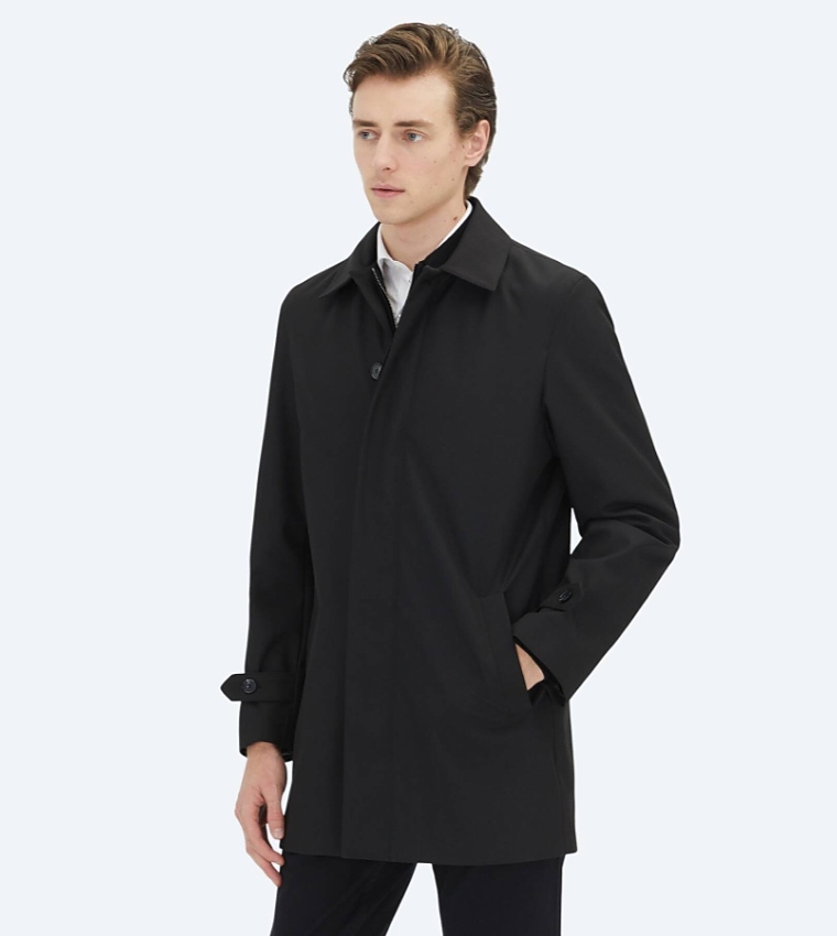 Solid Regular Fit Collared Woven Rain Coat