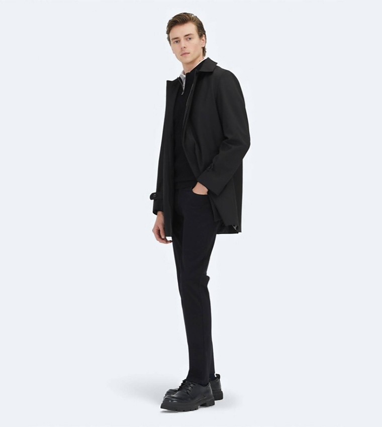 Solid Regular Fit Collared Woven Rain Coat
