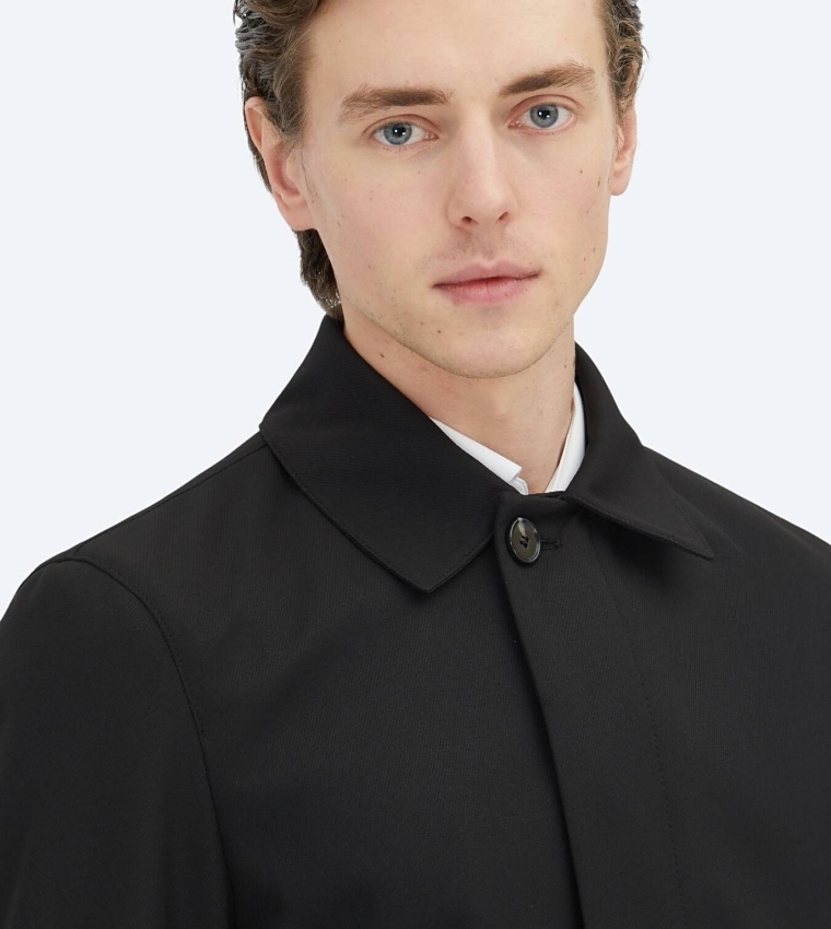 Solid Regular Fit Collared Woven Rain Coat