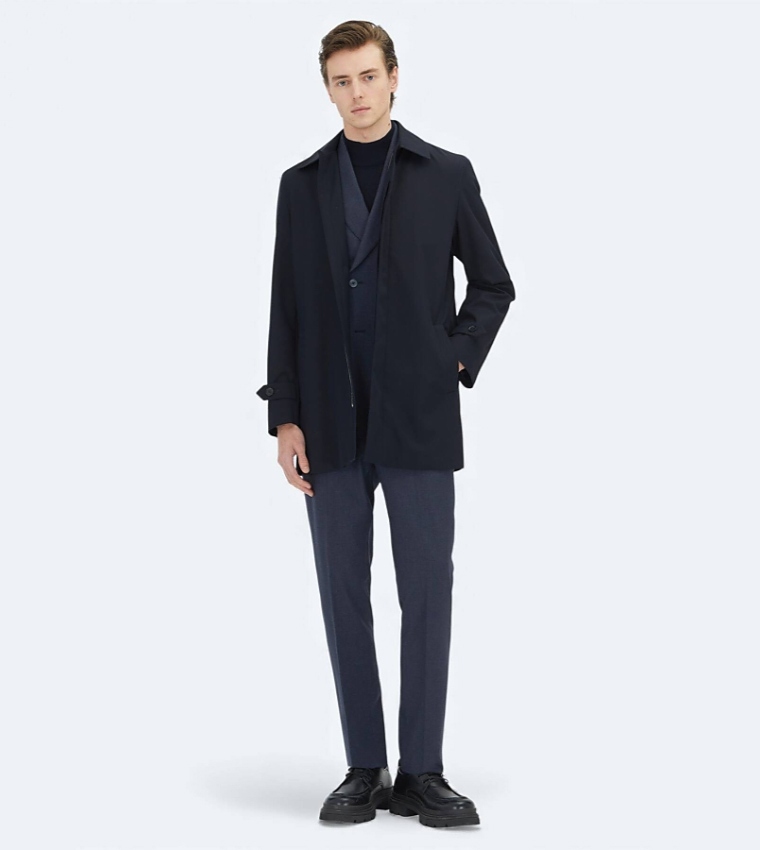 Solid Regular Fit Collared Woven Rain Coat