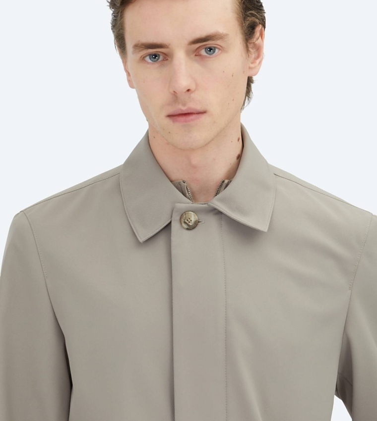 Solid Regular Fit Collared Woven Rain Coat