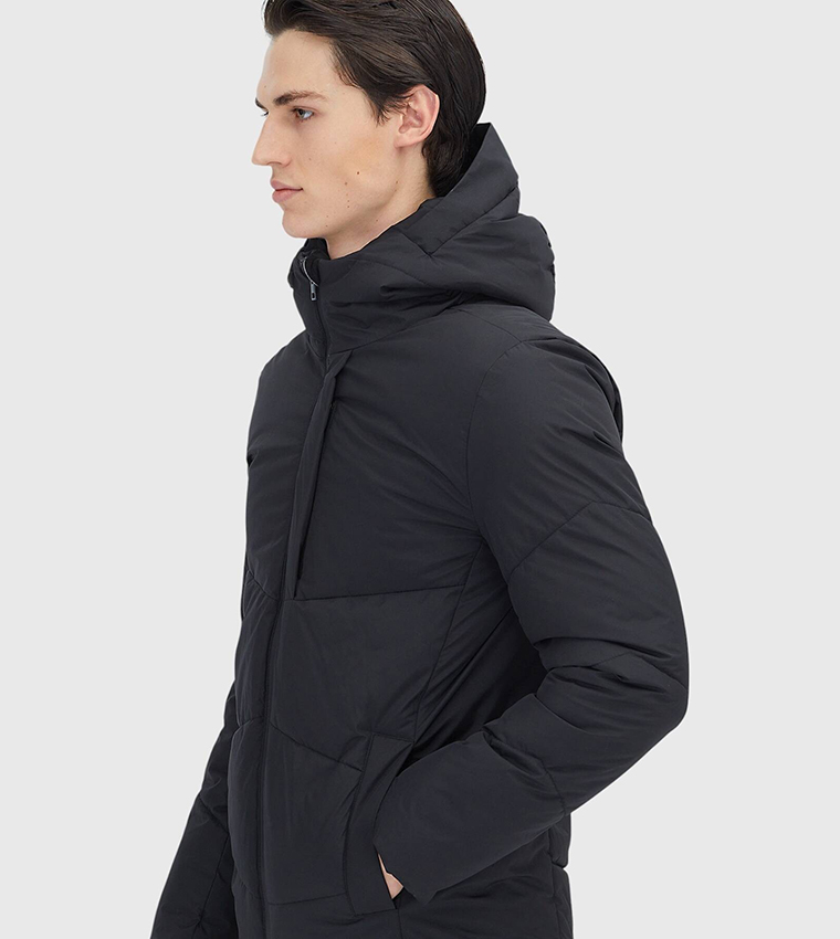 Solid Regular Fit Hooded Puffer Jacket