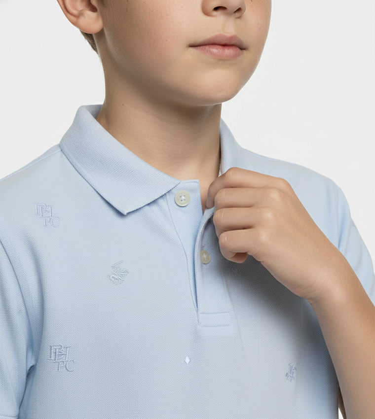 تيشيرت بولو كم قصير بشعار مطرز