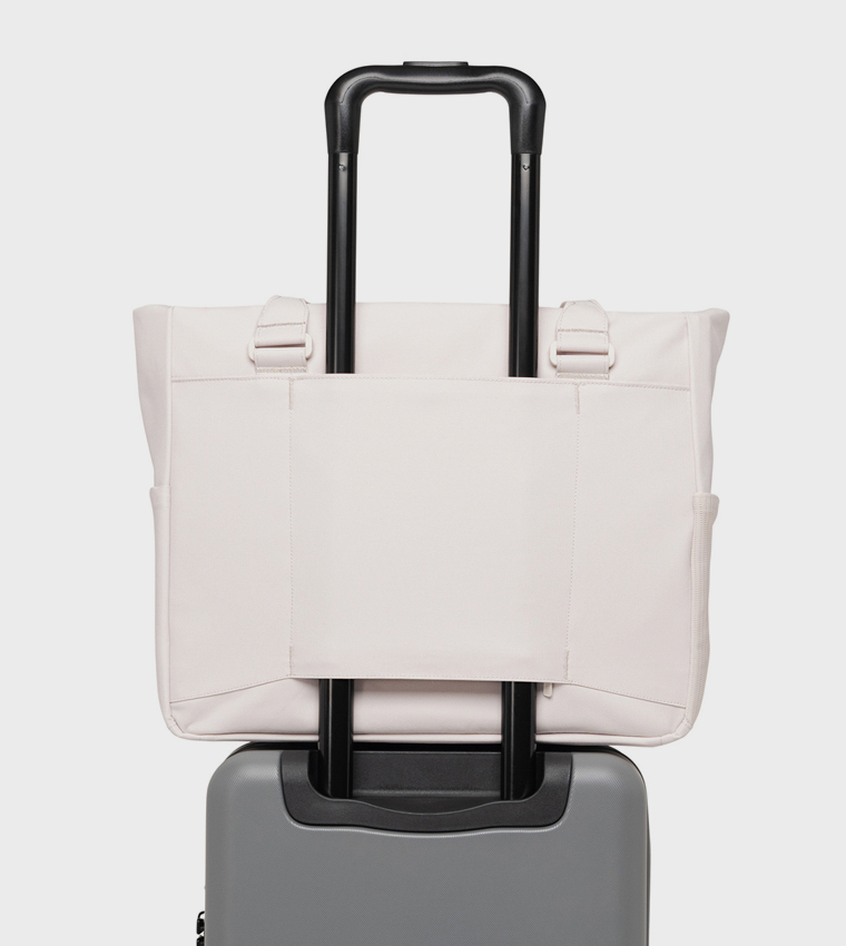 شنطة توت كاسلو