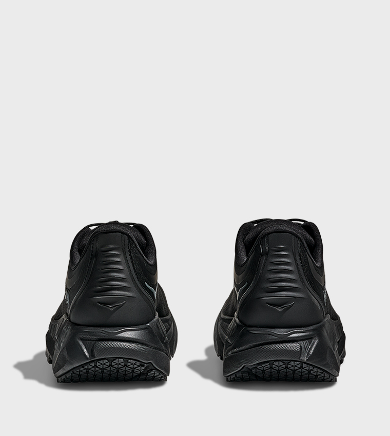 ARAHI SR Textured Running Shoes