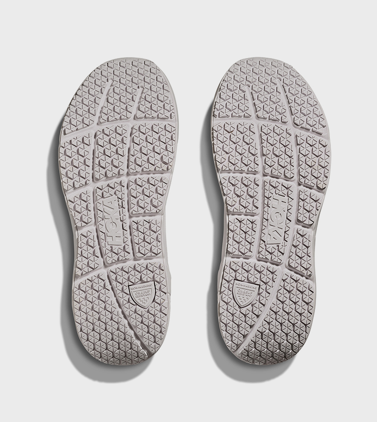 ARAHI SR Textured Running Shoes