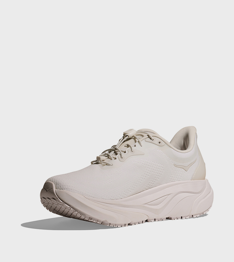 ARAHI SR Textured Running Shoes