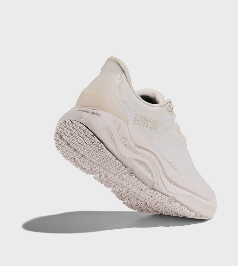 ARAHI SR Textured Running Shoes