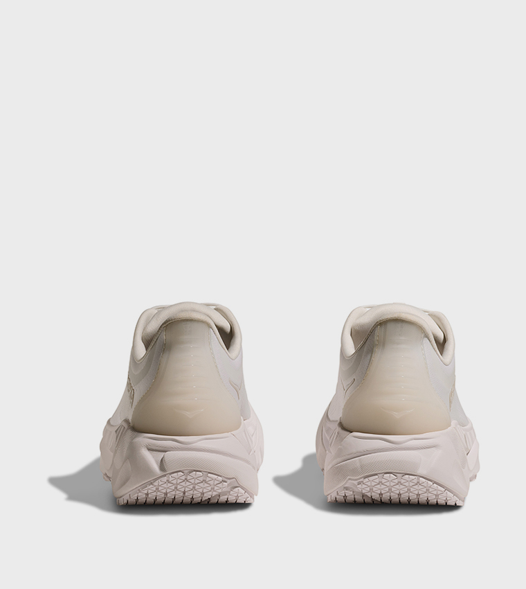 ARAHI SR Textured Running Shoes