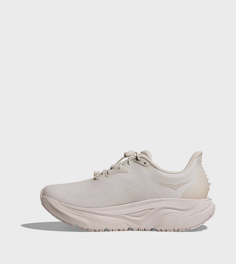 ARAHI SR Textured Running Shoes