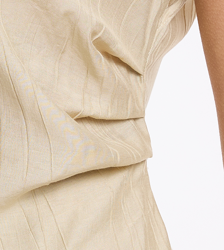 فستان ميدي بأكمام كيب