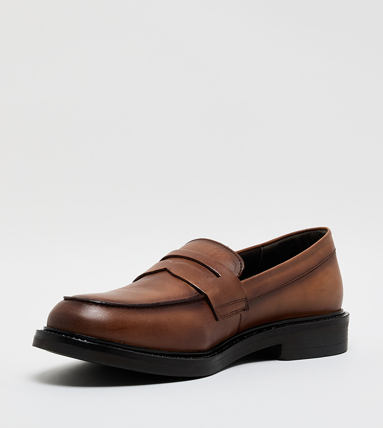 Solid Round Toe Loafers