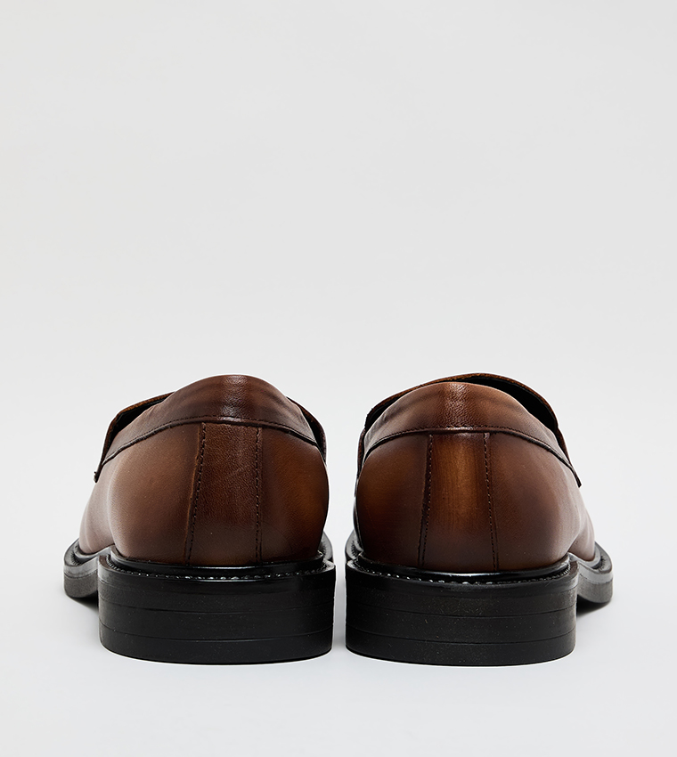 Solid Round Toe Loafers
