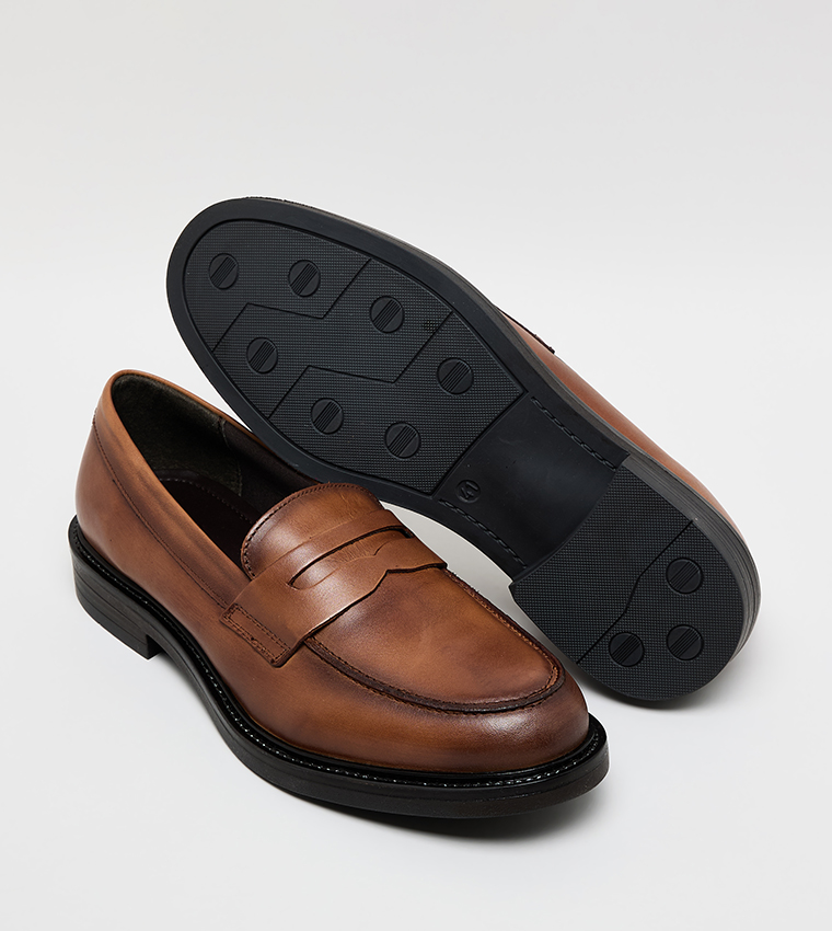 Solid Round Toe Loafers