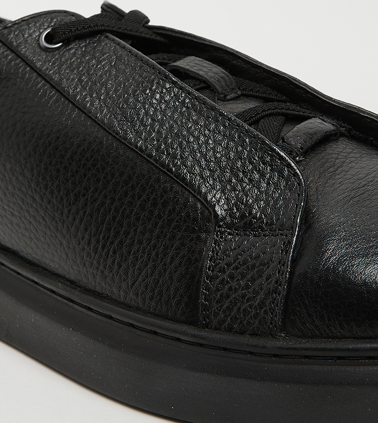 Textured Round Toe Slip-On Shoes
