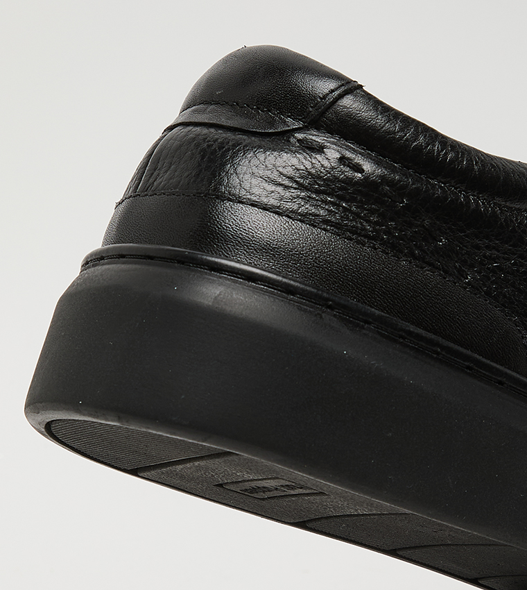 Textured Round Toe Slip-On Shoes