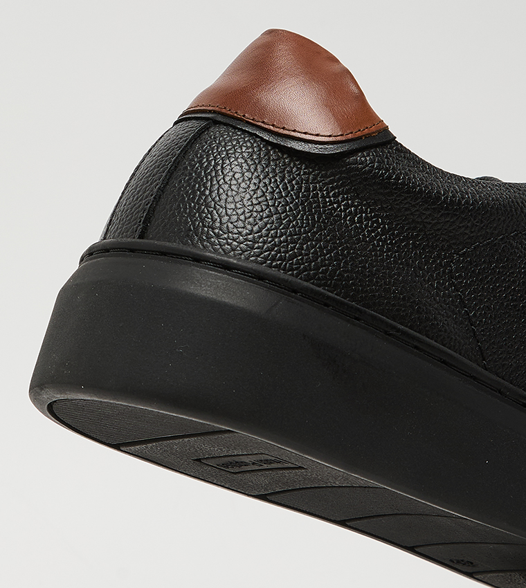 Textured Round Toe Lace-Up Sneakers