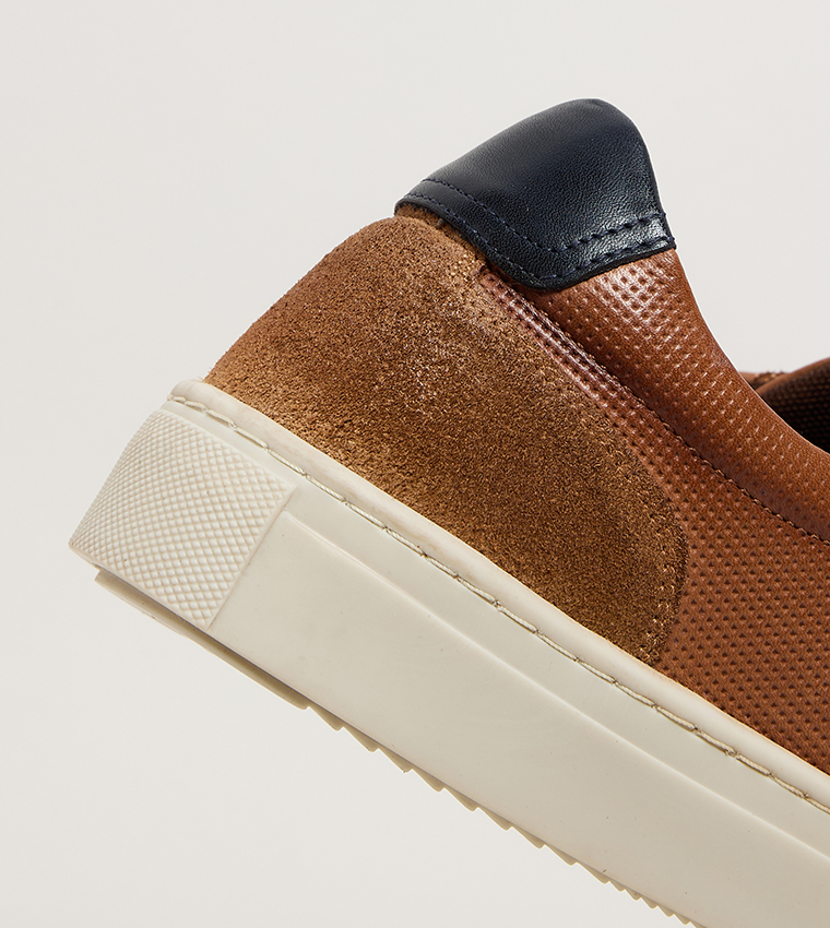 STOCK Solid Lace-Up Shoes