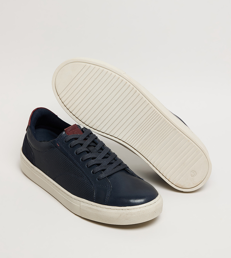 STOCK Solid Lace-Up Shoes