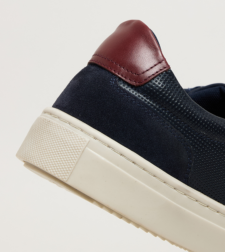 STOCK Solid Lace-Up Shoes