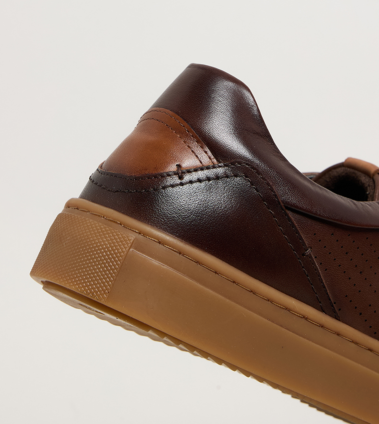 STOCK Solid Lace-Up Shoes