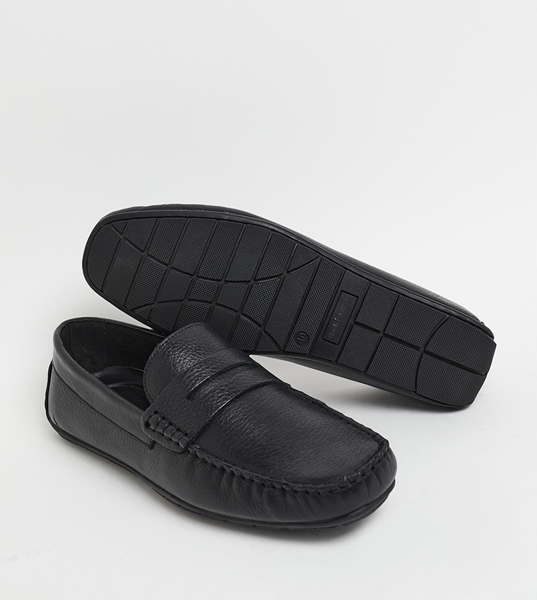 MOCPENNY Solid Moccasins