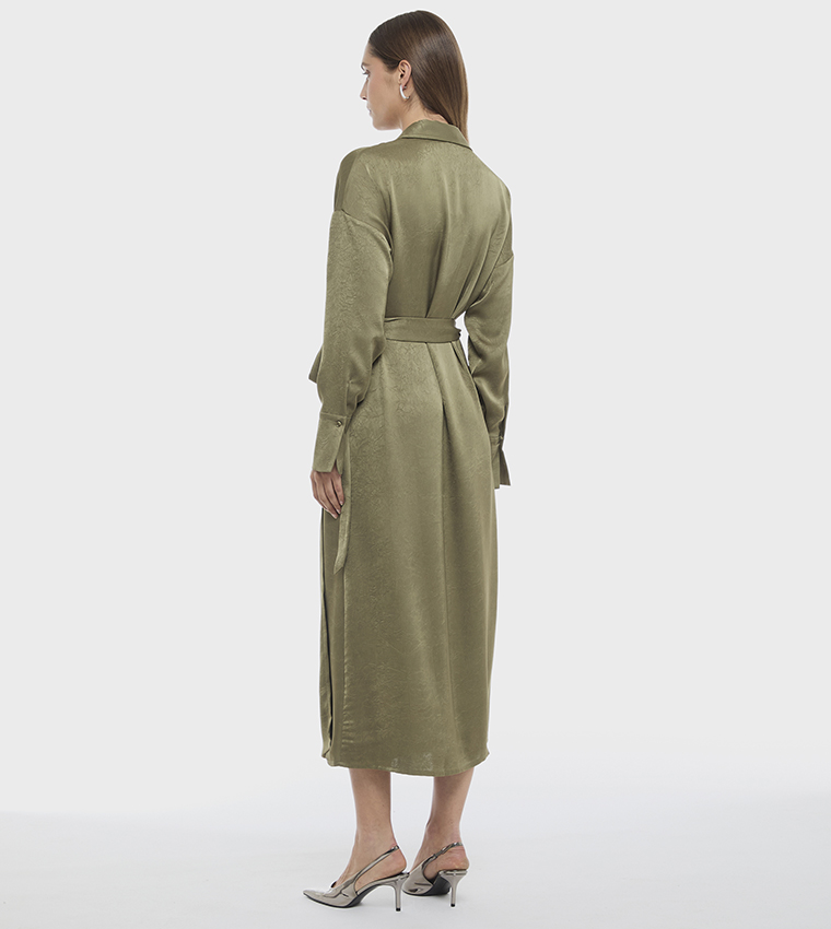 فستان لف سادة بقبة كم طويل