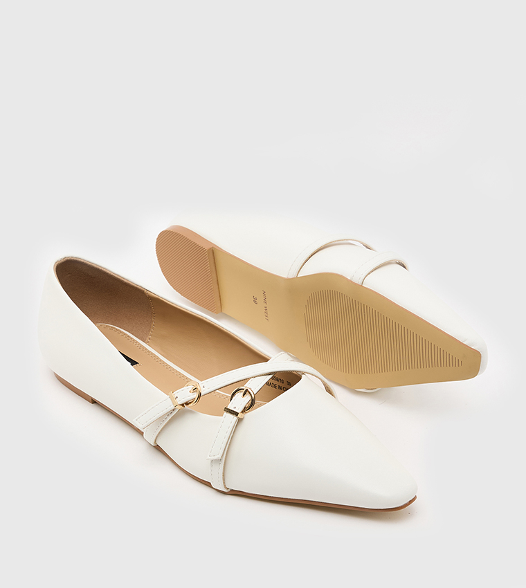 Buckle Detail Pointed Toe Ballerinas
