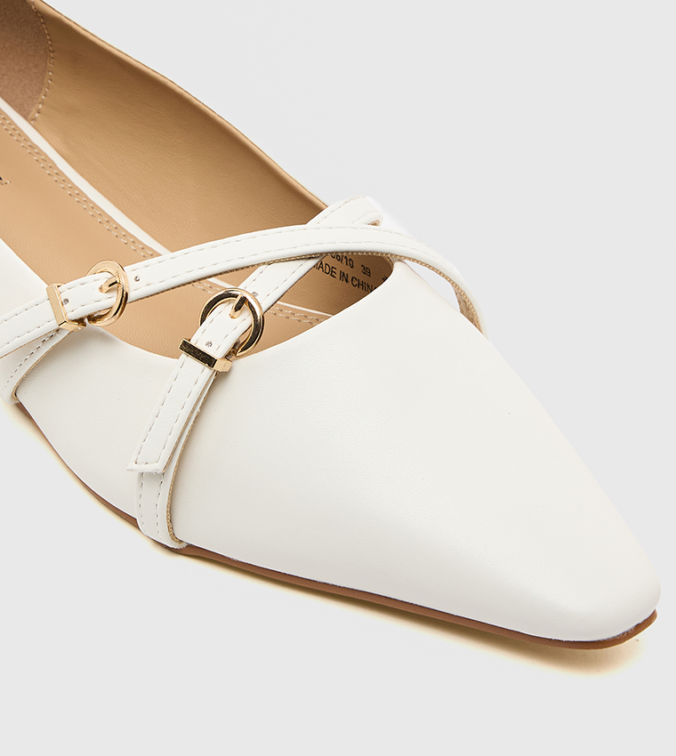 Buckle Detail Pointed Toe Ballerinas