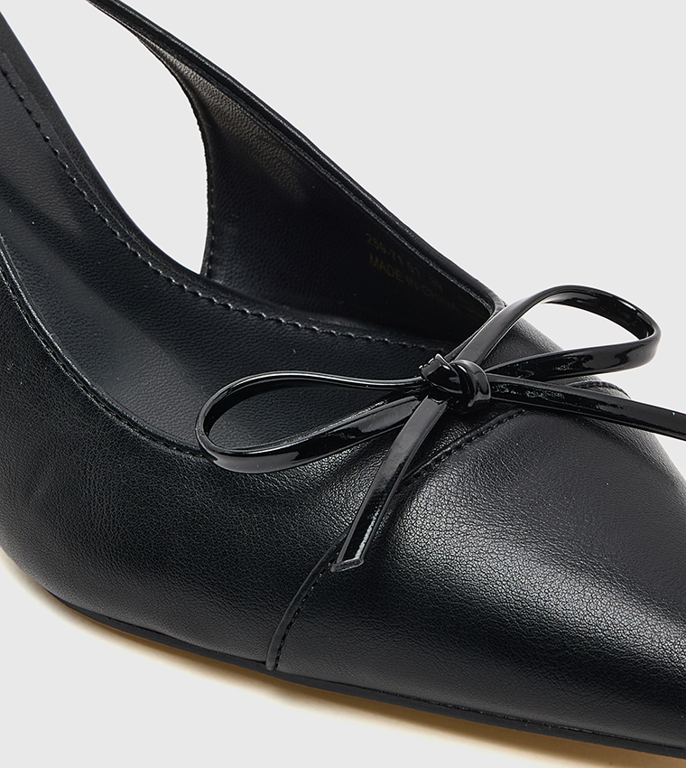 حذاء كعب بفيونكة وحزام خلفي 