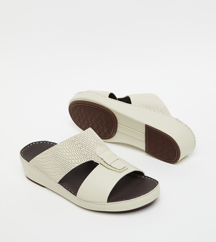 Textured Open Toe Arabic Sandals