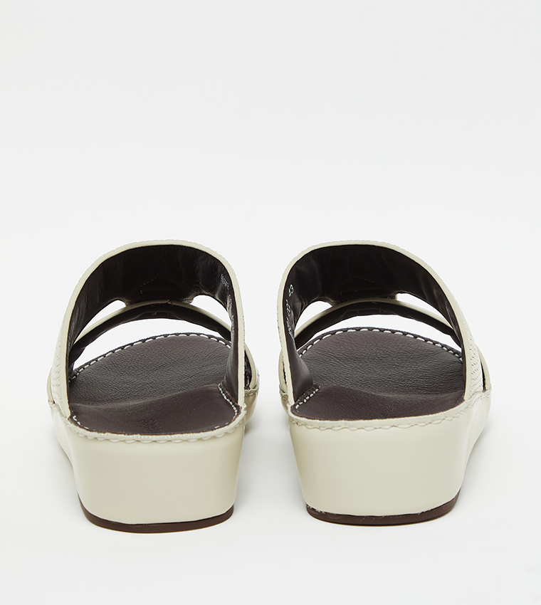 Textured Open Toe Arabic Sandals