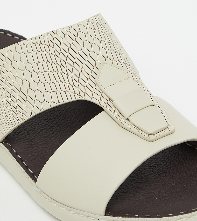 Textured Open Toe Arabic Sandals