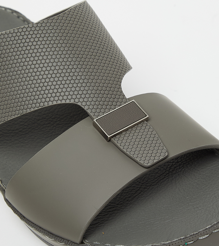 ARH 2186 002 Textured Arabic Sandals