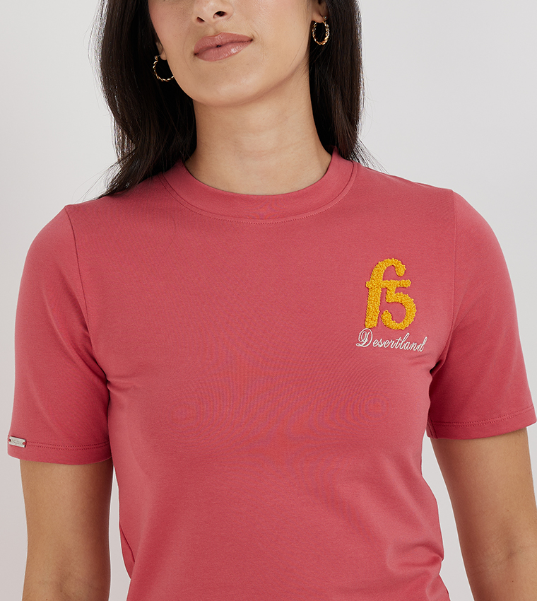 تيشيرت قصير مزخرف