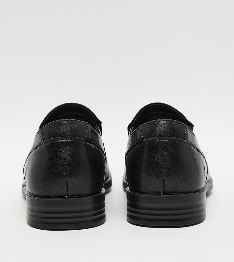 حذاء سليب أون رسمي بمقدمة مستديرة 