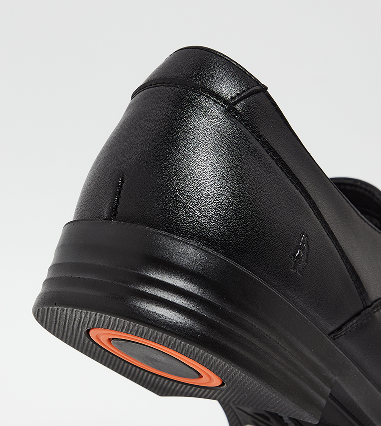 حذاء سليب أون رسمي بمقدمة مستديرة 