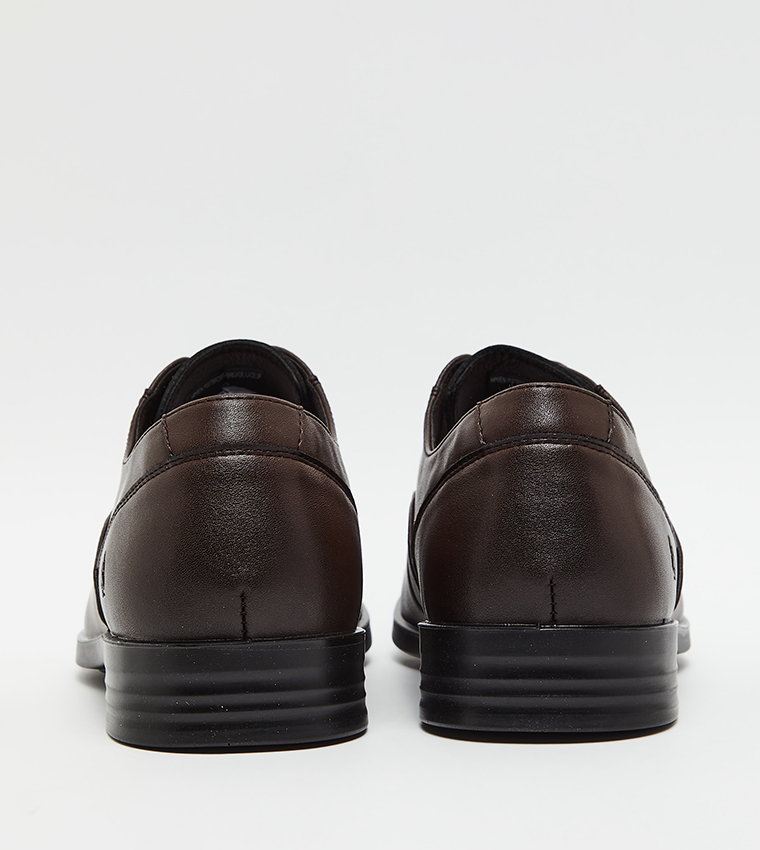 Textured Round Toe Formal Lace-On Shoes