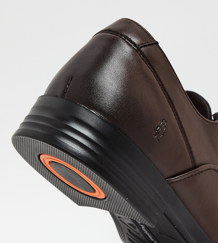 Textured Round Toe Formal Lace-On Shoes