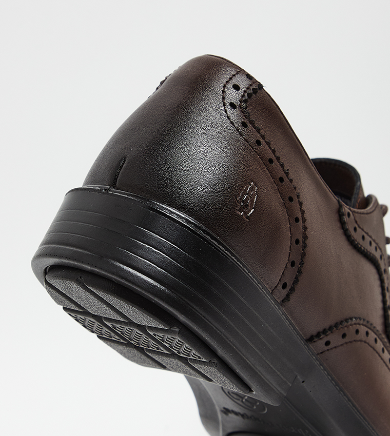 Patterned Round Toe Formal Lace-On Shoes