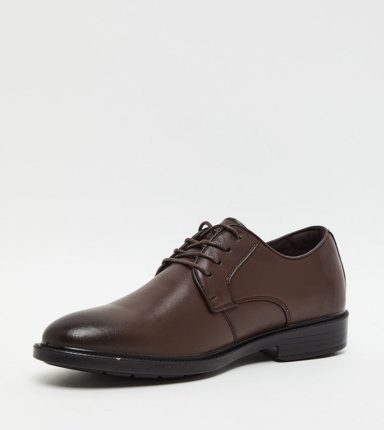 Textured Round Toe Formal Lace-On Shoes