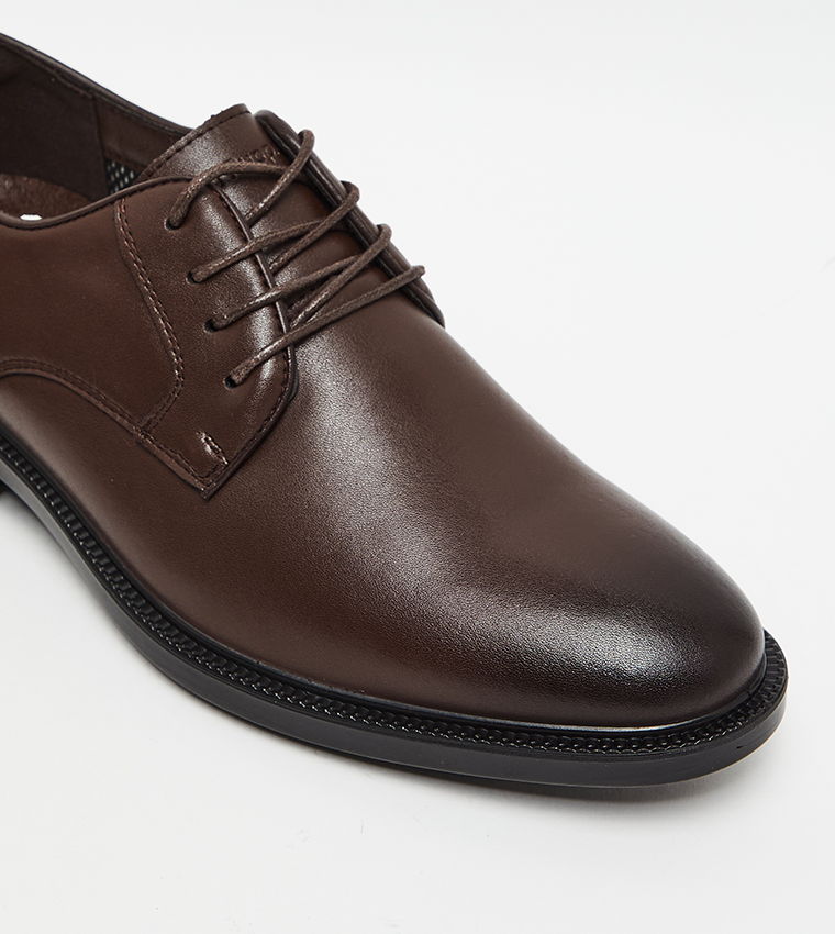 Textured Round Toe Formal Lace-On Shoes