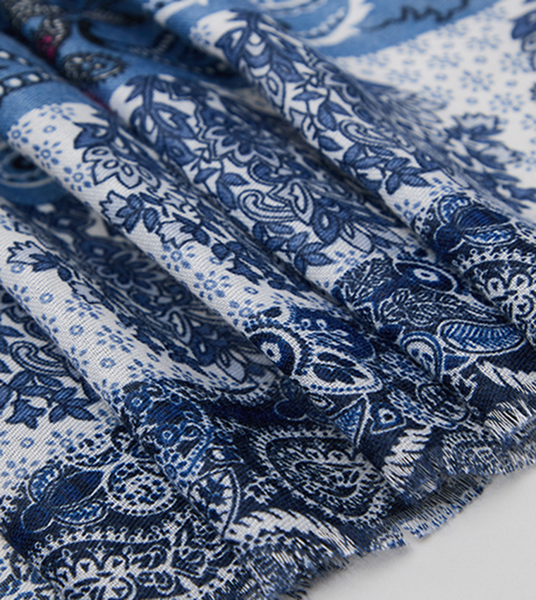 أر آند بي  أوشحة منسوجة  - أزرق Woven Scarves