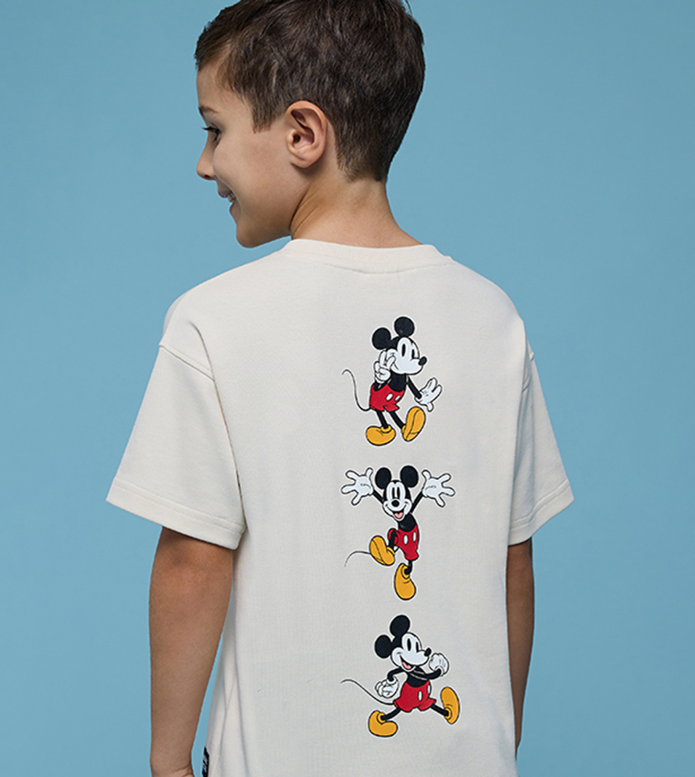 تيشيرت كم قصير بقبة مستديرة وطبعة