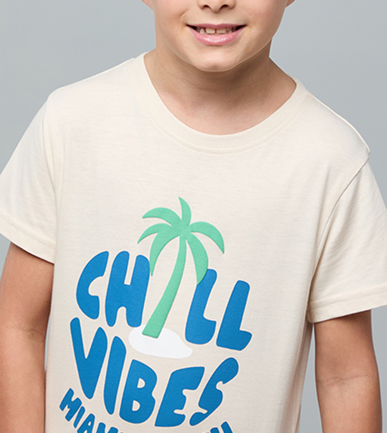 تيشيرت كم قصير بقبة مستديرة وطبعة