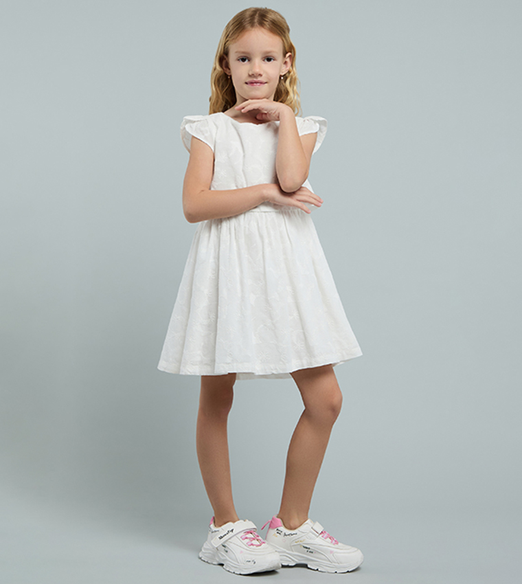 فستان مطرز كم كاب بقبة مستديرة 