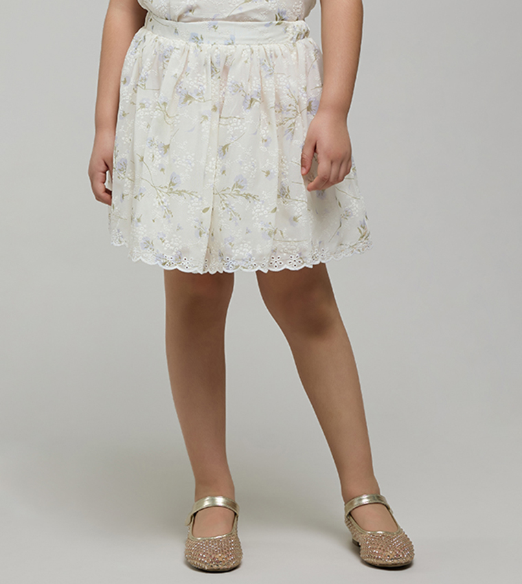 طقم توب مطرز مع تنورة