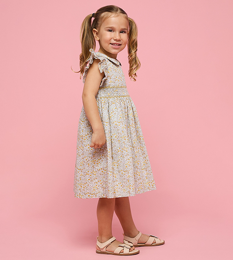 Floral Print Flared Dress with Peter Pan Collar Neck and Flutter Sleeves