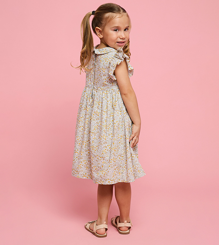 Floral Print Flared Dress with Peter Pan Collar Neck and Flutter Sleeves