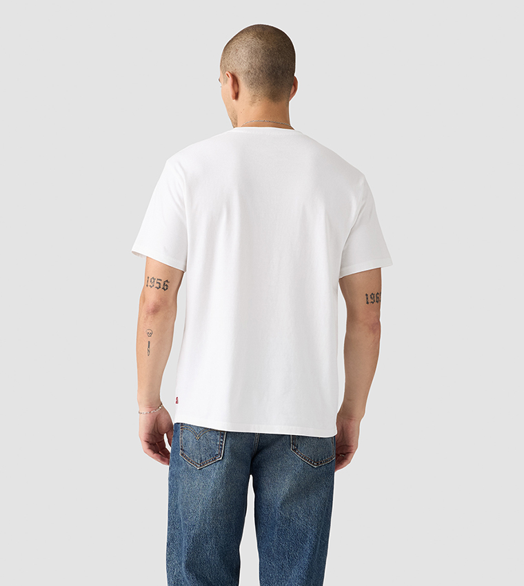 تيشيرت بشعار وقصة مريحة 